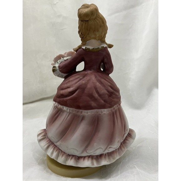 Vintage Giftcraft Ceramic Working Music Box Figurine, Purple/Pink Dress - Picture 5 of 13
